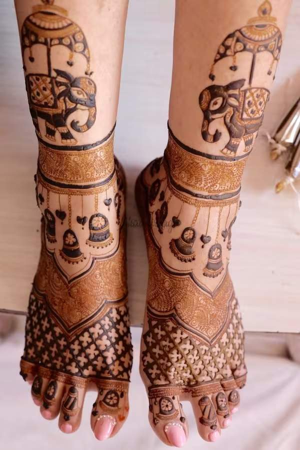 Modern karva chauth mehndi designs foot