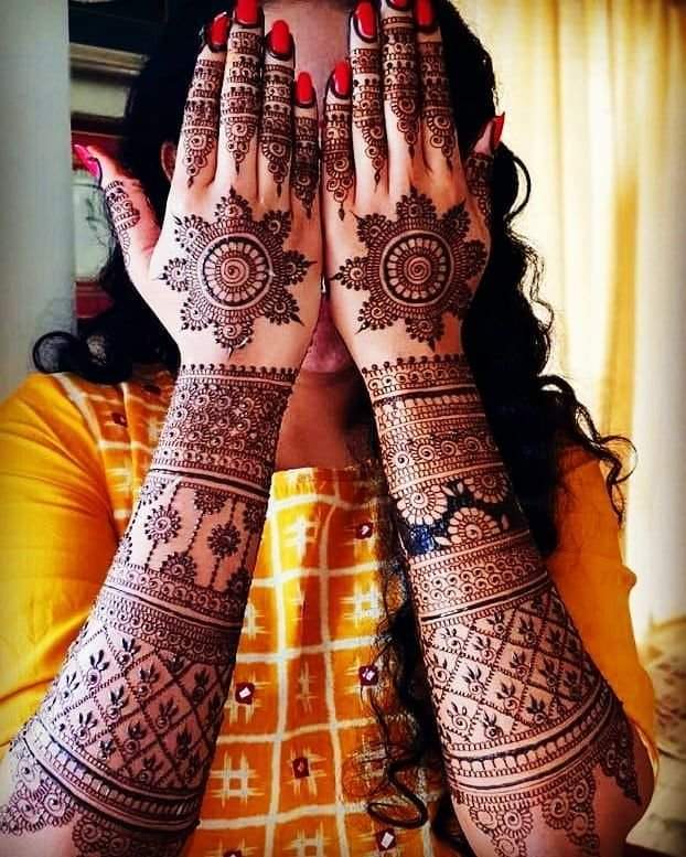 Back hand modern karva chauth mehndi designs